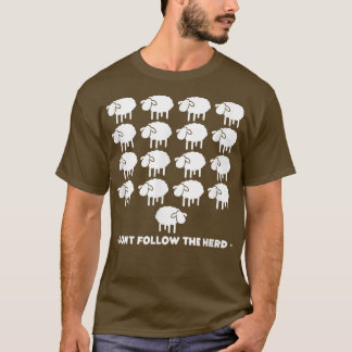 羊の農家後を追はHerd農場動物 Tシャツ