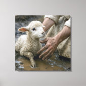 羊飼いに救われた泥の中の小羊 キャンバスプリント (正面)