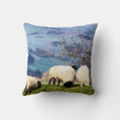 羊 クッション (裏面)