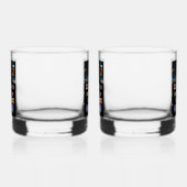 美しいが飲み物のホルダーの目に入る ウイスキーグラス (左)