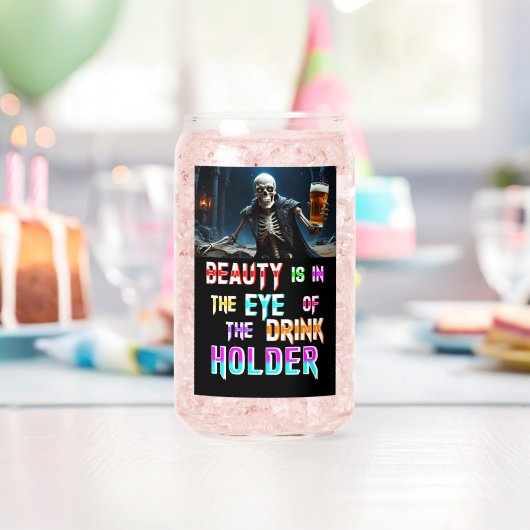 美しいが飲み物のホルダーの目に入る ガラス缶 (インサイチュ (バースデー))