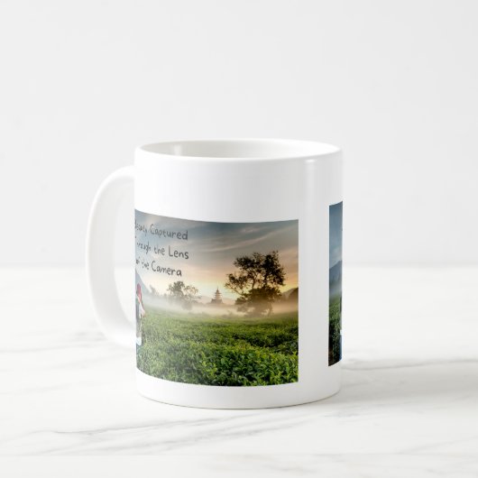 美しいのレンズを通して撮影されたカメラ コーヒーマグカップ (正面左)