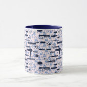 美しいの心配の青のバラパターン マグカップ (中央)