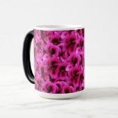 「美しいはっきりした：タイトなマゼンタゼラニウムの花 モーフィングマグカップ (正面左)
