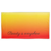 美しいは、どこでも赤から黄色の色のフェード 枕カバー (正面左)