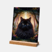 美しいふわふわの黒猫、金色の目 アクリルサイン (傾斜)