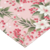 美しいみすぼらしいシックなピンクのクリスマスフローラベリー テーブルクロス (アングル)