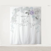 美しいアイスブルーのライラックと白いバラのアーチ タペストリー (正面)