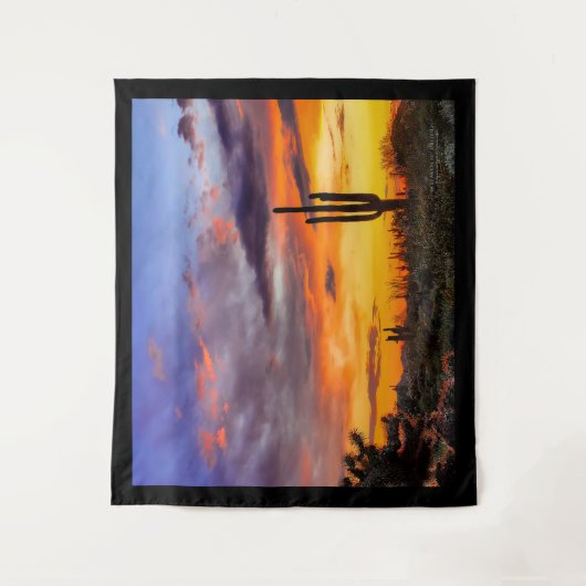 美しいアリゾナサンセットサグアーロとチョラサボテン タペストリー (正面)