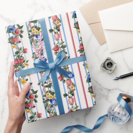 美しいイチゴとフローラブライダル ラッピングペーパー (ギフト)