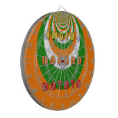 美しいインドの国旗の色　ハクナマタタ ダーツボード (正面左)