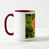 美しいインドの総括的な花 マグカップ (左)