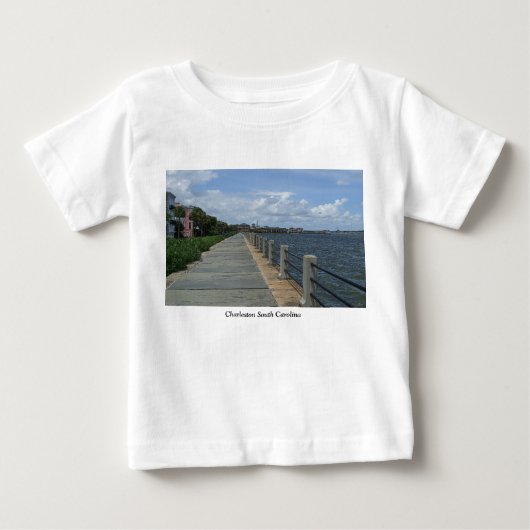美しいウォーターフロント歩道 ベビーTシャツ (正面)