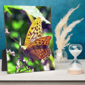 美しいオレンジと黒の斑点のある蝶 フォトプラーク (側面)