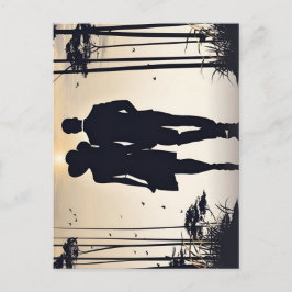 美しいカップル歩くが一緒に夕日に ポストカード