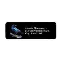 美しいカラスを木の枝に