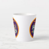 美しいカラフル怖いハロウィーンのパターン カフェラテマグ (正面)