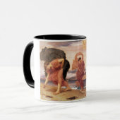 美しいギリシャの女性がビーチで小石を拾う マグカップ (正面左)