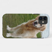 美しいゴールデンレトリバーの犬が立っている Case-Mate iPhoneケース (裏面(横))