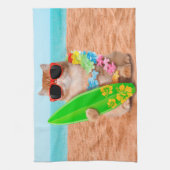 美しいサーファー・キャット・オン・ザ・ビーチ キッチンタオル (縦)