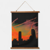 美しいスカイクラウドオレンジウォータータワーシティ 吊り下げ型タペストリー (正面)