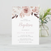 美しいソフトピンクのフローラベビーガールバプテスマ 招待状 (スタンド正面)