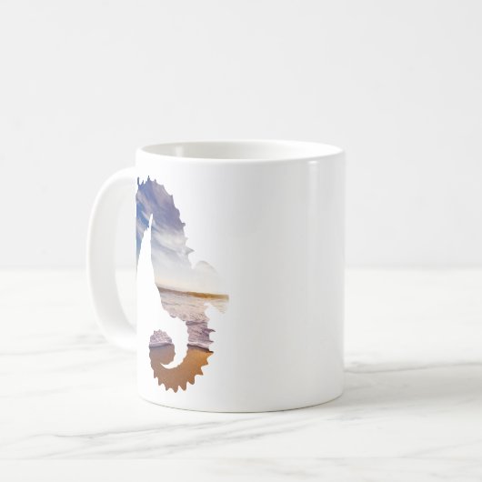 美しいタツノオトシゴのギフトの子供へのビーチの背景 コーヒーマグカップ (正面左)
