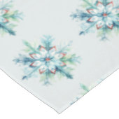 美しいターコイズグリーンアンドレッドスノーフレーク テーブルクロス (アングル)