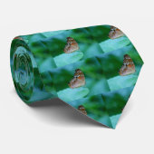 美しいダナウスプレクシプスが葉に止まっている ネクタイ (ロール)