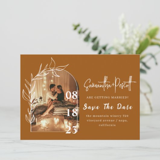 美しいテラコッタアーチセーブ日付招待状 招待状 (スタンド正面)