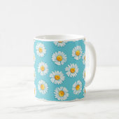 美しいデイジーの花の継ぎ目のない模様 コーヒーマグカップ (正面右)