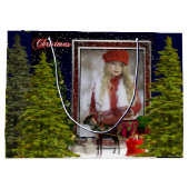 美しいトナカイ、そり&エバーグリーンクリスマス ラージペーパーバッグ (裏面)