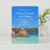 美しいトロピカルな海と岩の多い海岸の誕生日 招待状 (スタンド正面)