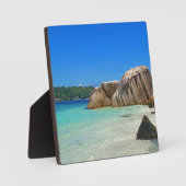 美しいトロピカルな海と岩の多い海岸 フォトプラーク (正面)