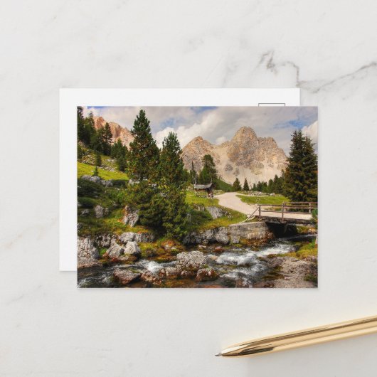 美しいハイキングトレイル川、木と山 ポストカード (正面/裏面インサイチュ)