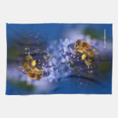 美しいハネビーの上のカリフォルニア薄紫 キッチンタオル (横)