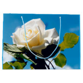 美しいバラは白い空は青 ラージペーパーバッグ (裏面)