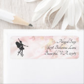 美しいバレリーナと花がラブダンスを生む ラベル (インサイチュ)