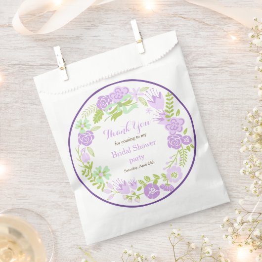美しいパープルの花のリース ブライダルシャワーのお礼の紙袋 フェイバーバッグ (クリップ留めされた状態)
