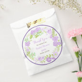 美しいパープルの花のリース ブライダルシャワーのお礼の紙袋 フェイバーバッグ (封をした状態)