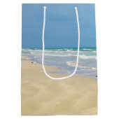 美しいビーチフォトカスタム海波誕生日 ミディアムペーパーバッグ (裏面)