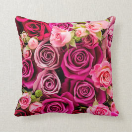 美しいピンクと赤のバラ クッション