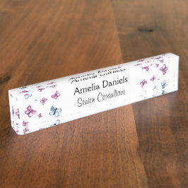 美しいピンクと青の蝶モノグラム デスクネームプレート