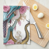 美しいピンクのお洒落龍の頭のポートレート キッチンタオル (四つ折り)