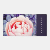 美しいピンクのバラの花のコンピューパーソナライズされたター デスクマット (正面)