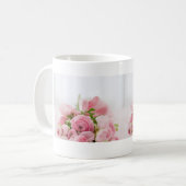 美しいピンクのバラの花 フローラル コーヒーマグカップ (正面左)