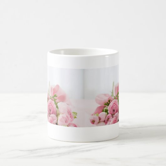美しいピンクのバラの花 フローラル コーヒーマグカップ (中央)