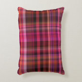 美しいピンクのバーグンディーな赤紫のタータンチェック格子 アクセントクッション (正面(垂直))