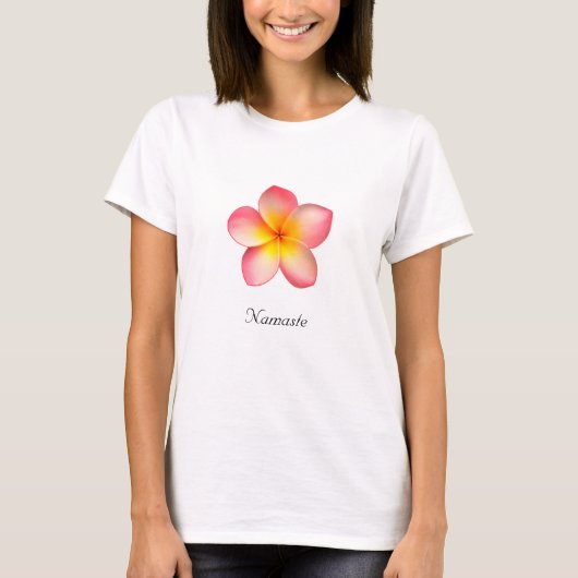 美しいピンクのフラジパニ プルメリアの花 Tシャツ (正面)
