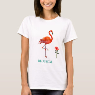 美しいピンクのフラミンゴの鳥と赤いハイビスカスの花 Tシャツ